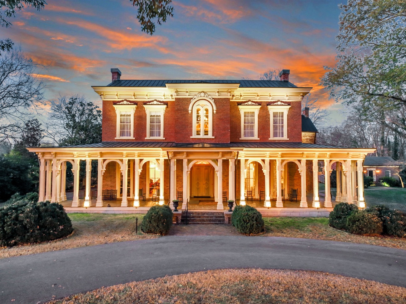 124-web-or-mls-Oaklands Mansion Evening-10